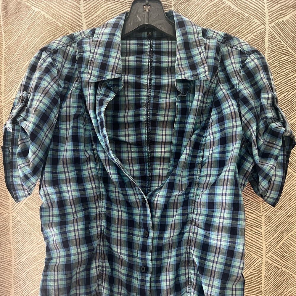 Express cap sleeve plaid blue button up top